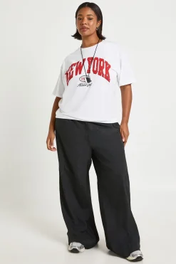boohoo Pantalon Cargo Grande Taille En Nylon Avec Détails Plissés<Femme Pantalons