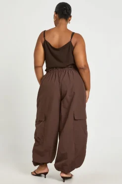 Pantalon Cargo Grande Taille À Taille Froncée Et Revers