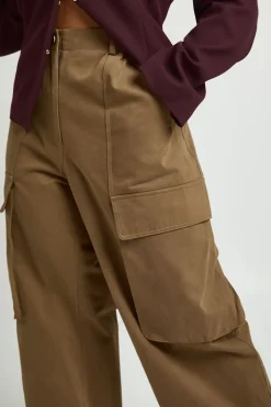 boohoo Pantalon Cargo Grande Taille En Sergé Avec Taille Élastiquée<Femme Pantalons|Looks Preppy