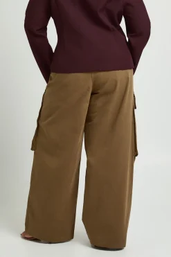 boohoo Pantalon Cargo Grande Taille En Sergé Avec Taille Élastiquée<Femme Pantalons|Looks Preppy