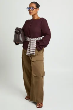 boohoo Pantalon Cargo Grande Taille En Sergé Avec Taille Élastiquée<Femme Pantalons|Looks Preppy