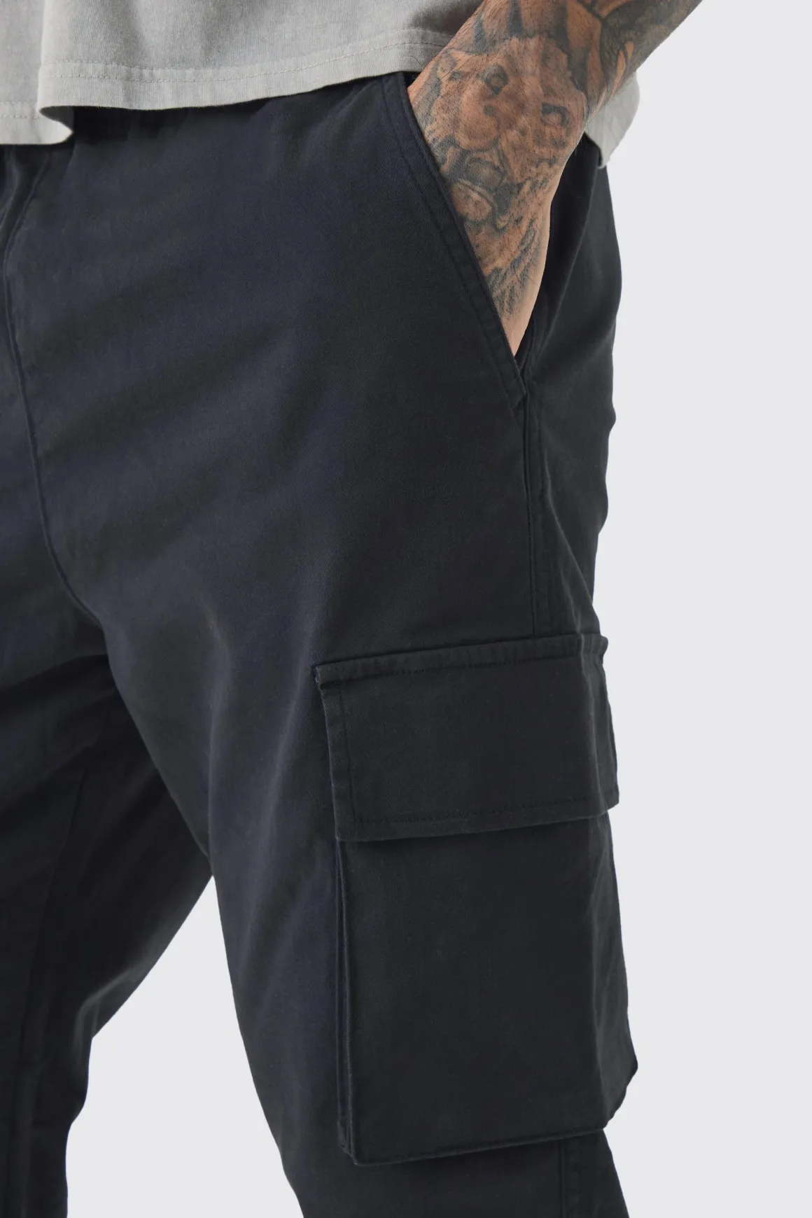 Pantalon cargo long, coupe ajustée, taille élastiquée et ourlée