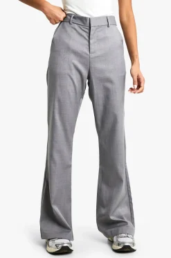 boohoo Pantalon à coupe ajustée et à jambe évasée en tissu tissé<Femme Pantalons|Tailleurs