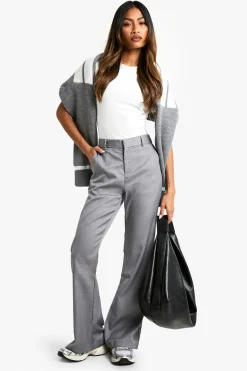 boohoo Pantalon à coupe ajustée et à jambe évasée en tissu tissé<Femme Pantalons|Tailleurs