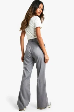 boohoo Pantalon à coupe ajustée et à jambe évasée en tissu tissé<Femme Pantalons|Tailleurs
