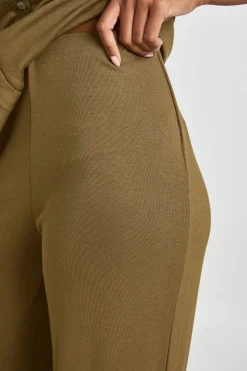 Pantalon Côtelé À Jambe Droite