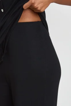 boohoo Pantalon Côtelé À Jambe Droite<Femme Pantalons|Tailleurs