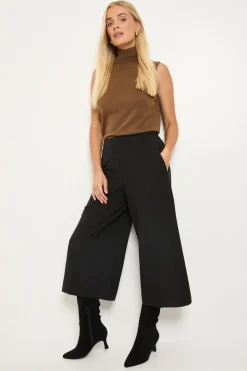 Pantalon Culotte Petite Avec Couture Latérale Apparente