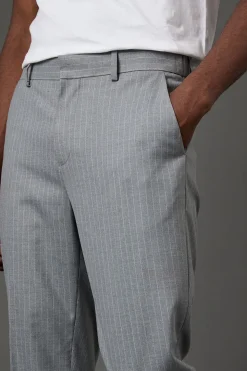 Pantalon de Costume Gris à Rayures Coupe Ajustée