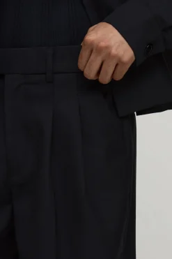 Pantalon De Costume À Jambes Larges Avec Plis Sur Le Devant