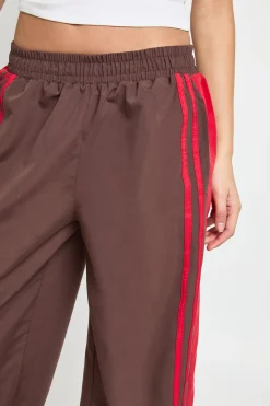 boohoo Pantalon De Jogging En Nylon Taille Mi-haute Avec Bandes Latérales<Femme Pantalons|Joggings