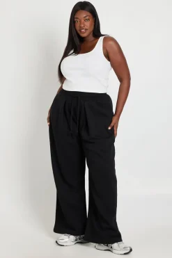 boohoo Pantalon De Jogging Grande Taille À Jambes Larges Avec Plis Piqués<Femme Pantalons|Joggings