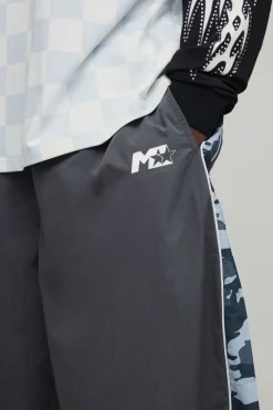 boohooMAN Pantalon De Jogging Parachute Extrême À Panneaux Camouflage Tall<Homme Pantalons Tall|Tout Afficher