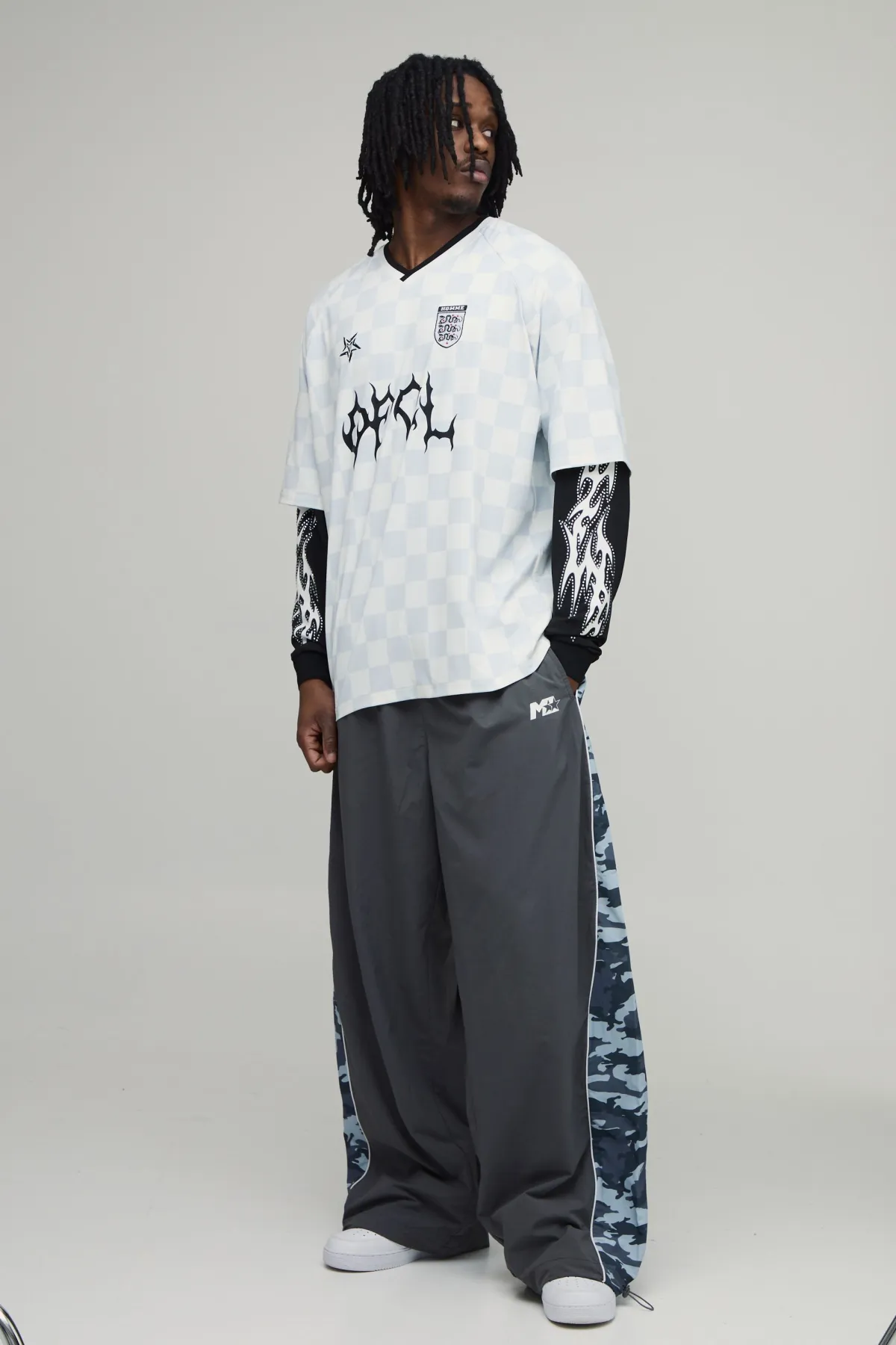 boohooMAN Pantalon De Jogging Parachute Extrême À Panneaux Camouflage Tall<Homme Pantalons Tall|Tout Afficher