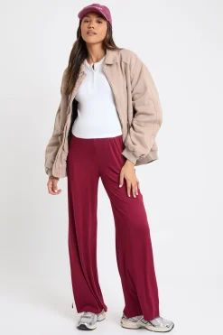Pantalon de maternité à jambes larges avec bande latérale contrastante