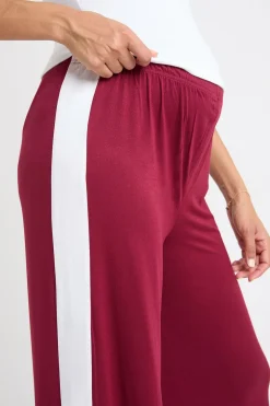 Pantalon de maternité à jambes larges avec bande latérale contrastante