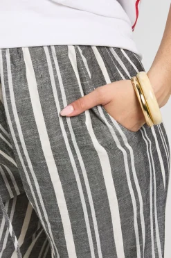 Pantalon De Maternité À Jambes Larges En Tissu Tissé À Rayures Avec Taille Élastiquée
