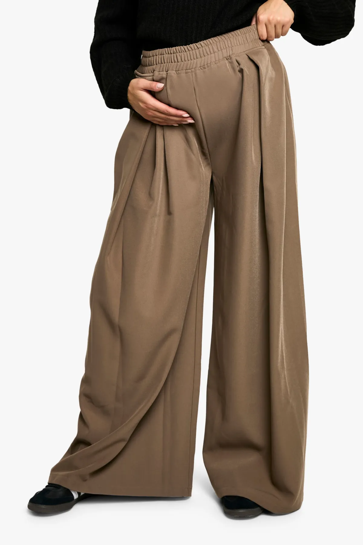 boohoo Pantalon de maternité à taille élastiquée tissé, ample, à plis et à jambes larges<Femme Pantalons