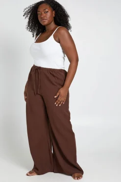 boohoo Pantalon De Plage Grande Taille À Jambes Larges Avec Taille Élastiquée Et Lien À Nouer<Femme Looks Chocolat|Tenues De Plage