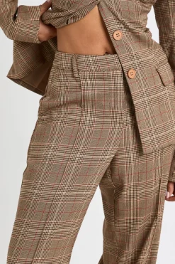 Pantalon droit avec détails de couture