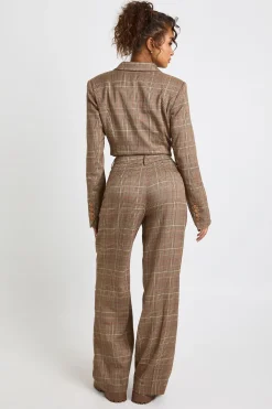 Pantalon droit avec détails de couture