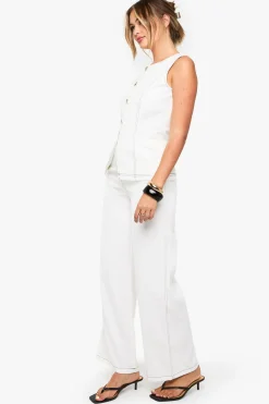 Pantalon droit à bouton doré et couture contrastée