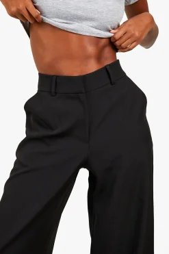 Pantalon droit à coupe décontractée et ajustée