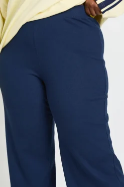 boohoo Pantalon Droit Côtelé Basique Grande Taille<Femme Pantalons|Basiques