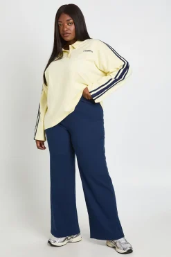 boohoo Pantalon Droit Côtelé Basique Grande Taille<Femme Pantalons|Basiques