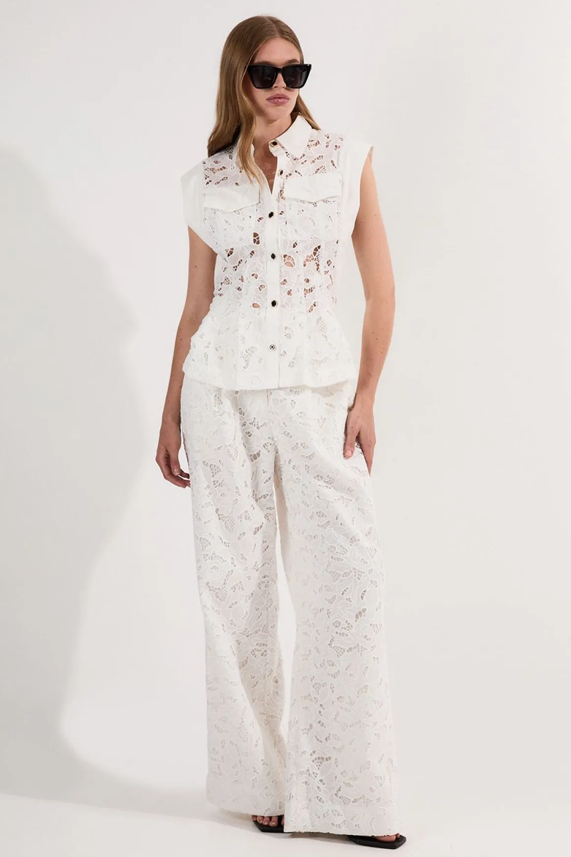 Pantalon Droit en Tissage Ajouré
