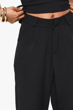 Pantalon droit en tissu tissé avec devant plissé