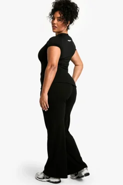 boohoo Pantalon droit grande taille en côtes épaisses avec ceinture rabattable<Femme Pantalons|Tailleurs