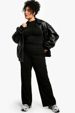 boohoo Pantalon droit grande taille en côtes épaisses avec ceinture rabattable<Femme Pantalons|Tailleurs
