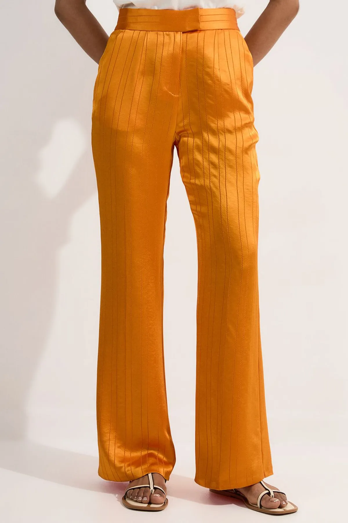 KarenMillen Pantalon droit taille ajustée en satin premium à fines rayures<Femme Pantalons|Tailleurs