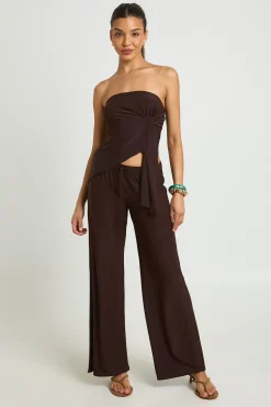 boohoo Pantalon Droit Texturé À Jambe Large<Femme Pantalons|Looks Chocolat