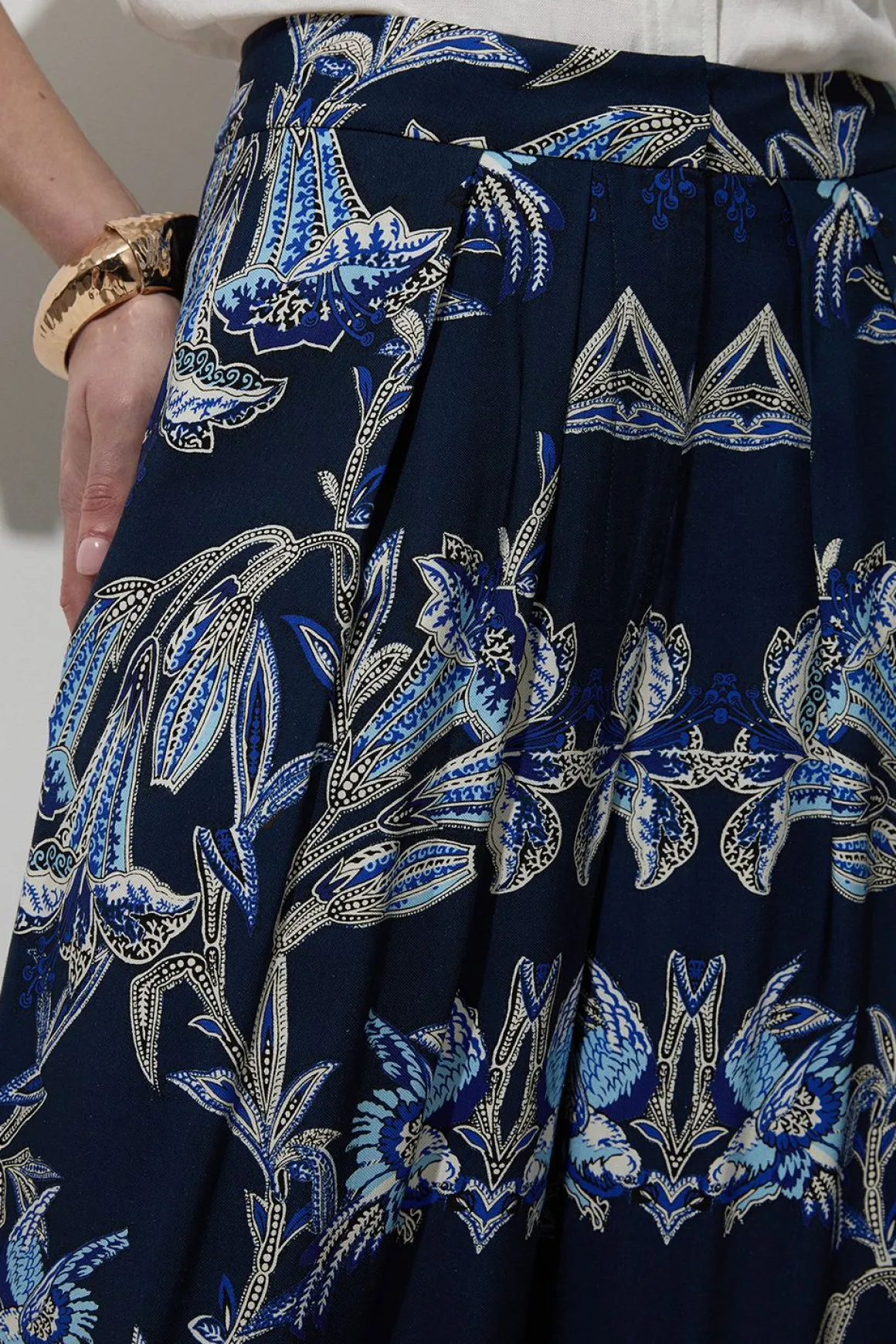Pantalon droit tissé en viscose et lin à imprimé floral miroitant