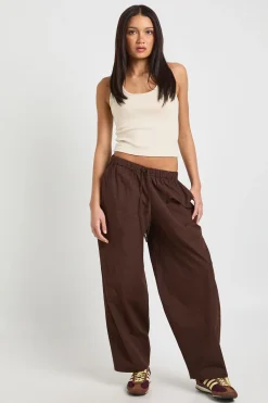 boohoo Pantalon En Popeline À Jambes Tonneau Avec Cordon De Serrage<Femme Pantalons|Looks Chocolat