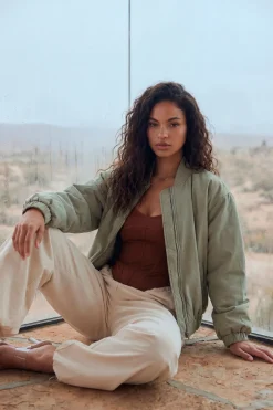 boohoo Pantalon En Sergé À Chevilles Élastiquées<Femme Pantalons