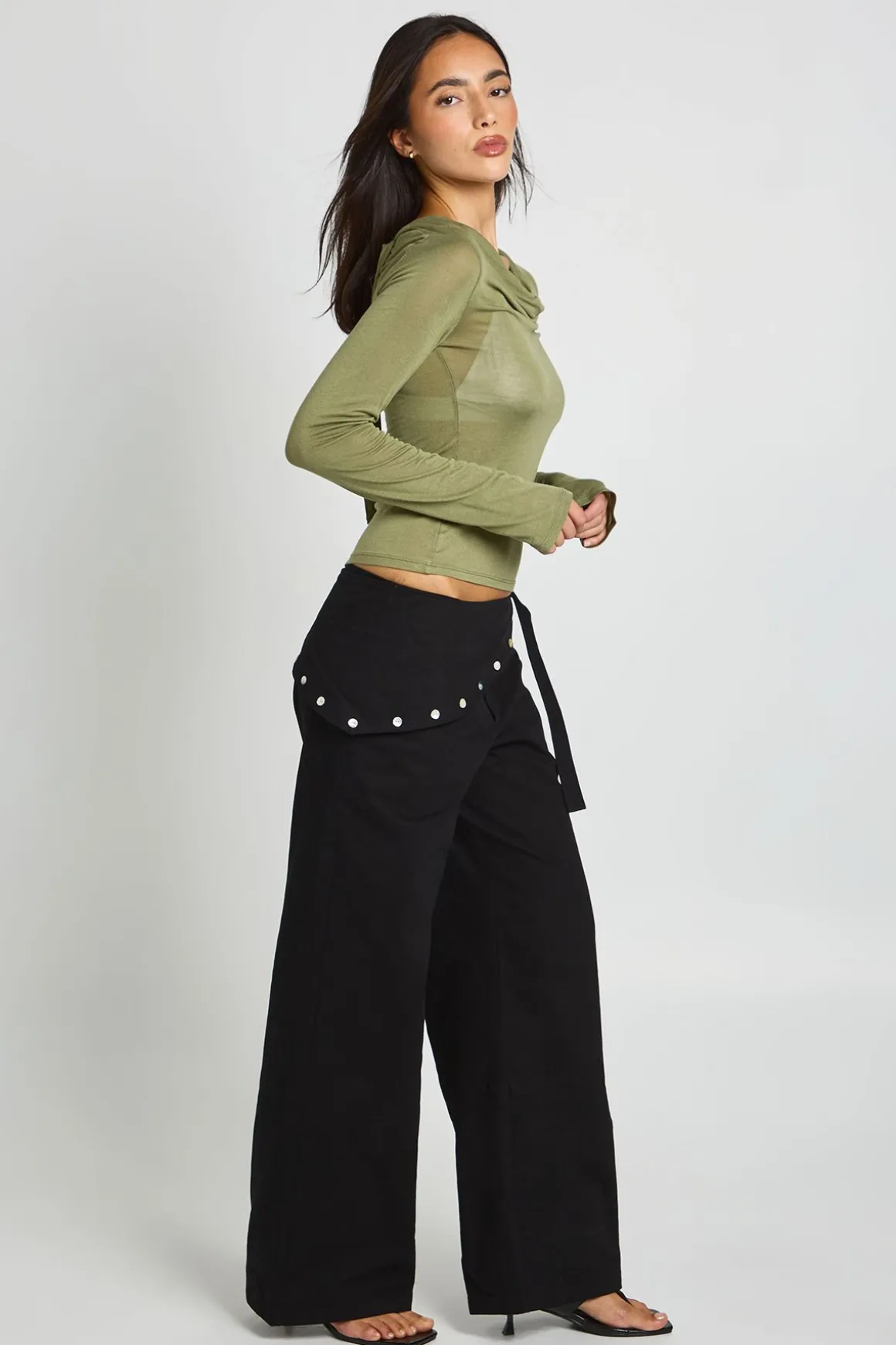 Pantalon En Sergé À Taille Nouée Et Boutons Nacrés