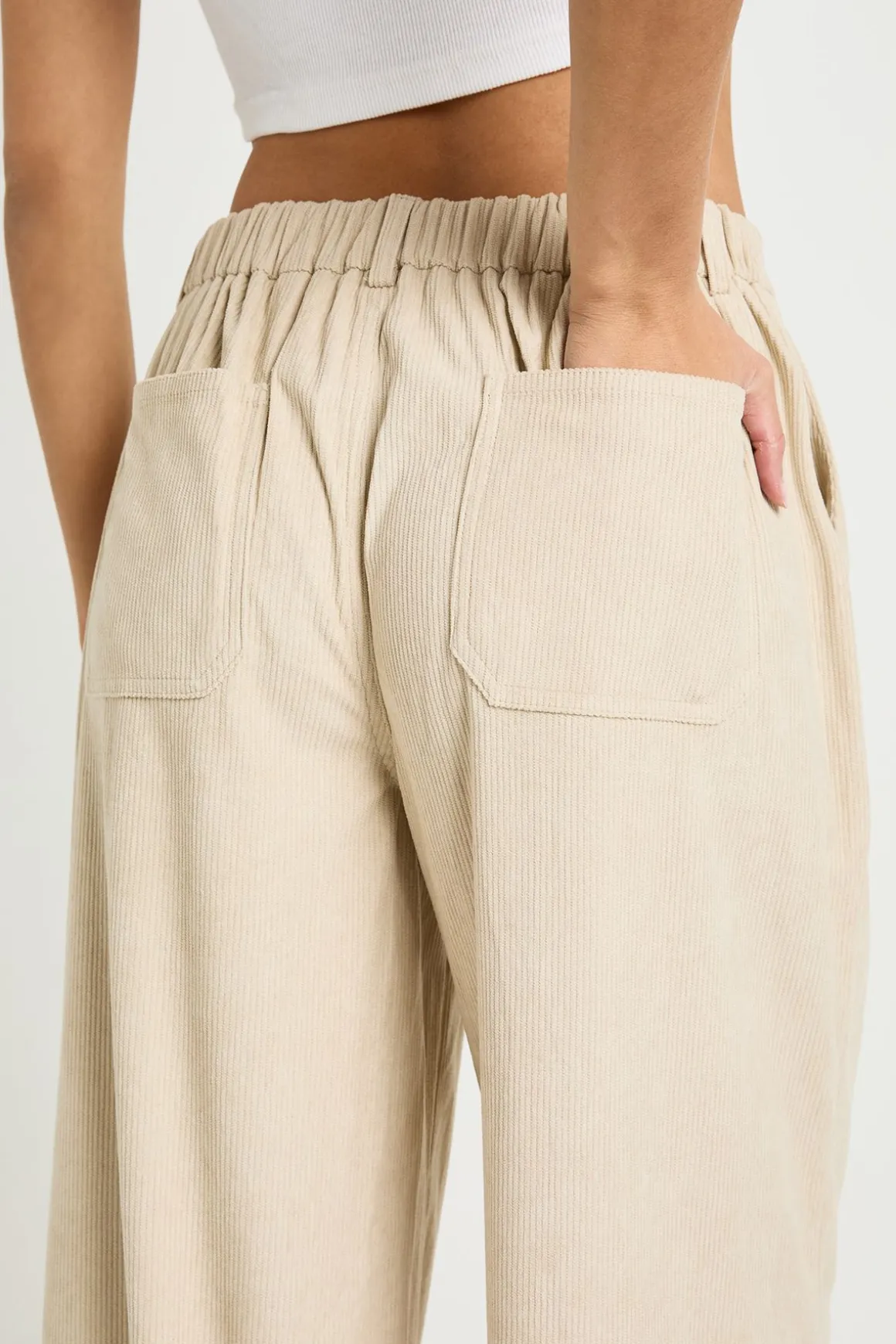 Pantalon en velours côtelé à jambes larges