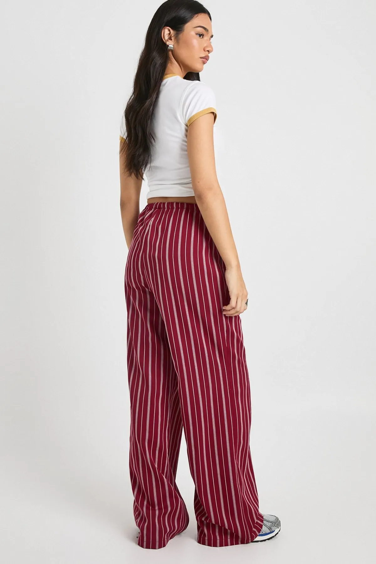 boohoo Pantalon à fines rayures, jambe large avec taille à cordon<Femme Pantalons|Looks De Rentrée