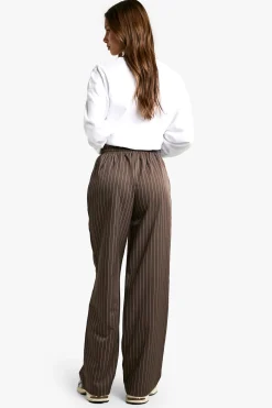 boohoo Pantalon à fines rayures à taille avec cordon de serrage<Femme Pantalons