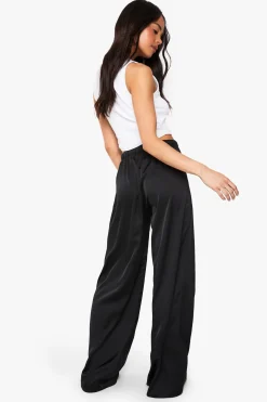 Pantalon fluide ample à jambes larges en satin avec cordon de serrage