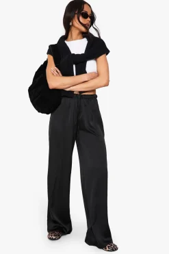 Pantalon fluide ample à jambes larges en satin avec cordon de serrage