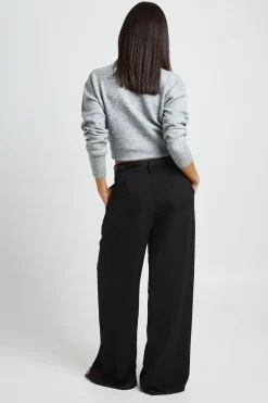 Pantalon fluide à jambes larges avec ceinture