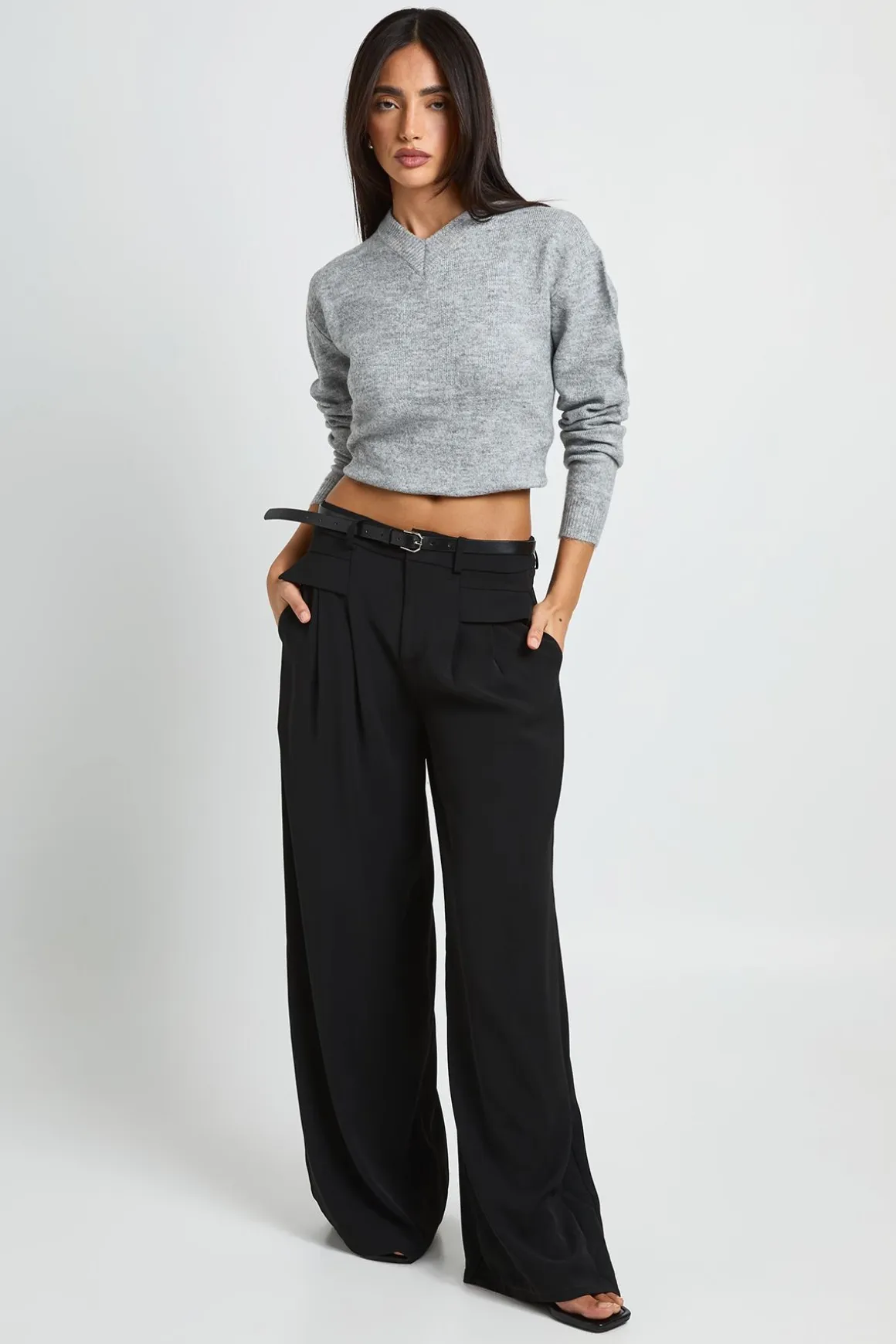Pantalon fluide à jambes larges avec ceinture