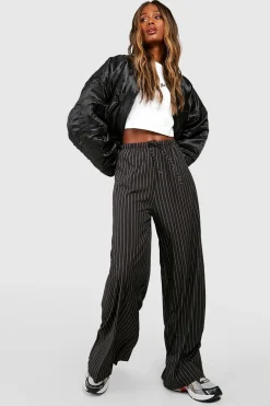 Pantalon fluide à rayures et jambes larges