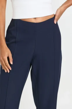 boohoo Pantalon Fuselé Ajusté Basiques Petite<Femme Pantalons