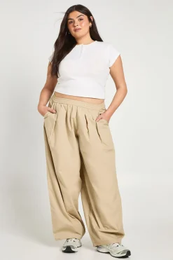 boohoo Pantalon Grande Taille En Popeline À Jambes Ballon Et Plis<Femme Pantalons