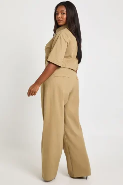 boohoo Pantalon Grande Taille en Sergé à Plis Devant et Jambes Larges<Femme Pantalons